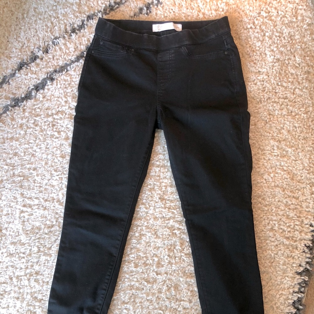 Maternity Levi’s pull on black pants size 8